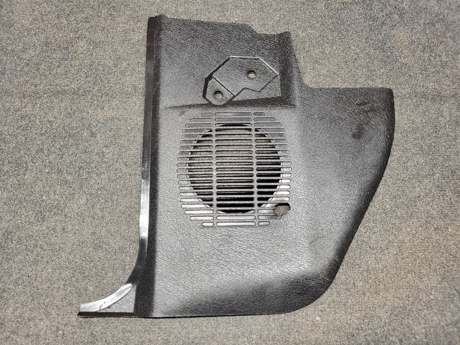 BmW E30 Kick Panel Left Right 1935591 1935592 eBay