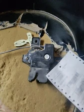 FUSION    2009 trunk Latch  260324