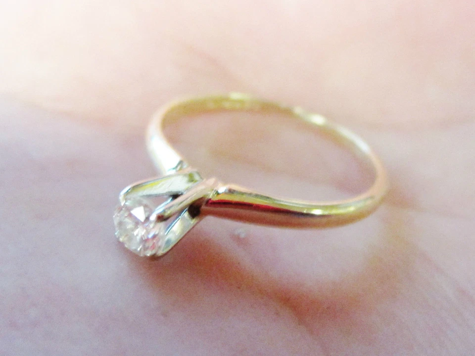 Classic 14K yellow GOLD ENGAGEMENT RING solitaire  0.30 ct natural diamond s5.5  - Image 3 of 4