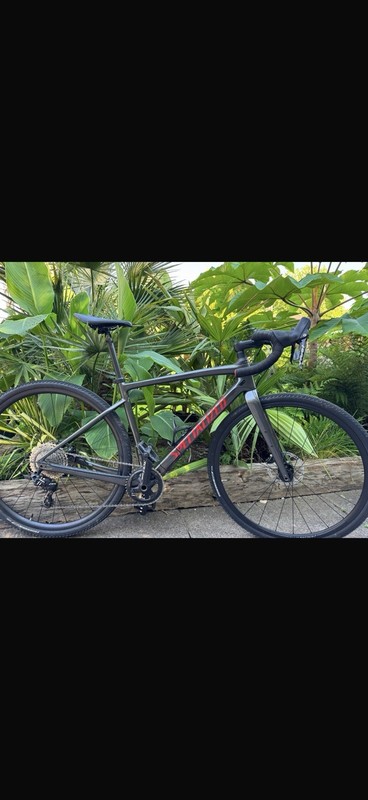 Specialized Diverge Base Carbon 2021 Gravel Bike. Size 54.