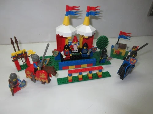 Lego Vintage LL Castle #6060-Knight's Challenge-100% w/minifigs & manual (1989)