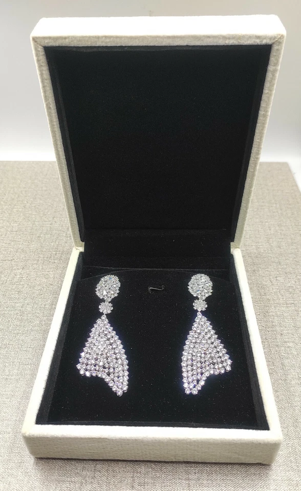 Magnífico Pendiente Araña Lustroso Multi Forma Brillante 14.6CT Circonita Cúbica Foto 3 de 4