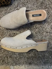 Women’s Kensie Size 8, Beige Suede Clogs/ Mules, Johanna 
