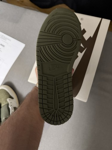 Travis Scott × Air Jordan 1 Low OG SP “Medium Olive” EU 44.5 DS, Original - Bild 3 von 7
