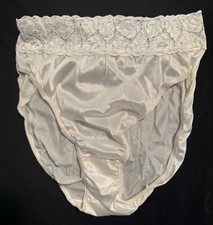 Vintage Bestform 100 Nylon Panties Sz.6 NWOT 