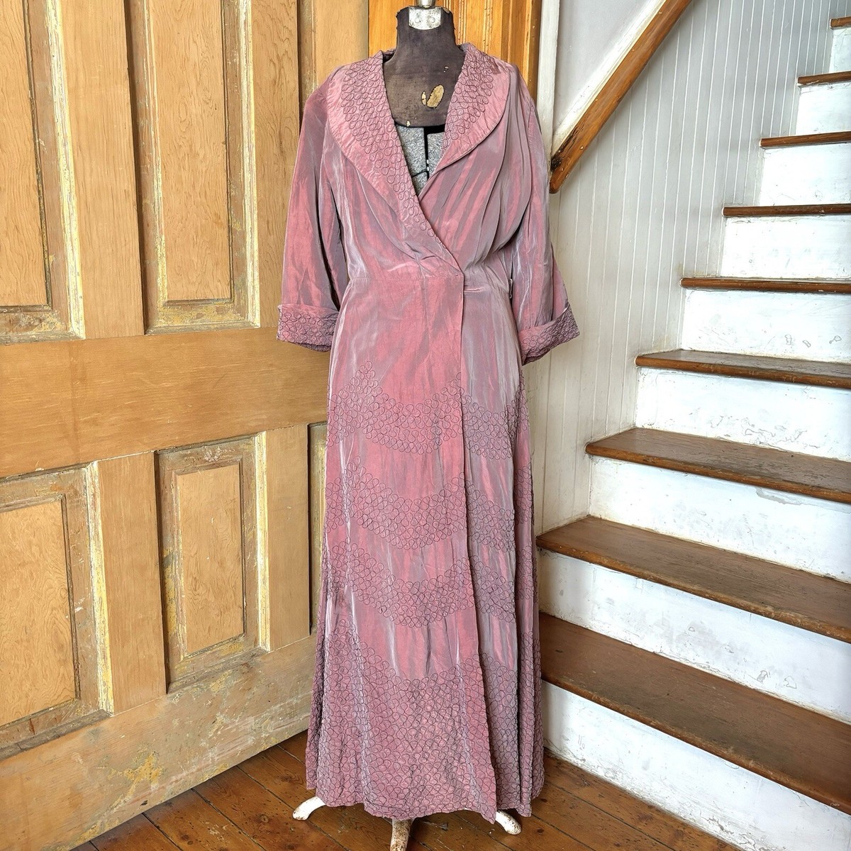 Antique Vintage 1940s 30s Iridescent Wrap dress Dressing Gown Trapunto Fuscia | eBay Antique Vintage 1940s 30s Iridescent Wrap dress Dressing Gown Trapunto Fuscia | eBay