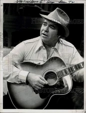 1979 Press Photo Folk Singer Hoyt Axton in "WKRP in Cincinnati" - pip29000