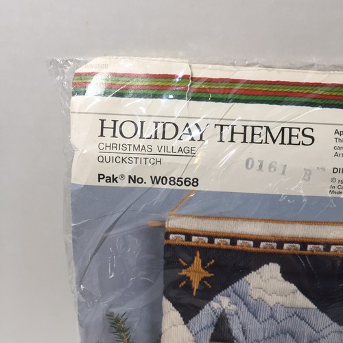 Christmas Village Needlepoint Kit Bernat 10" x 18" Quickstitch - Picture 4 of 5