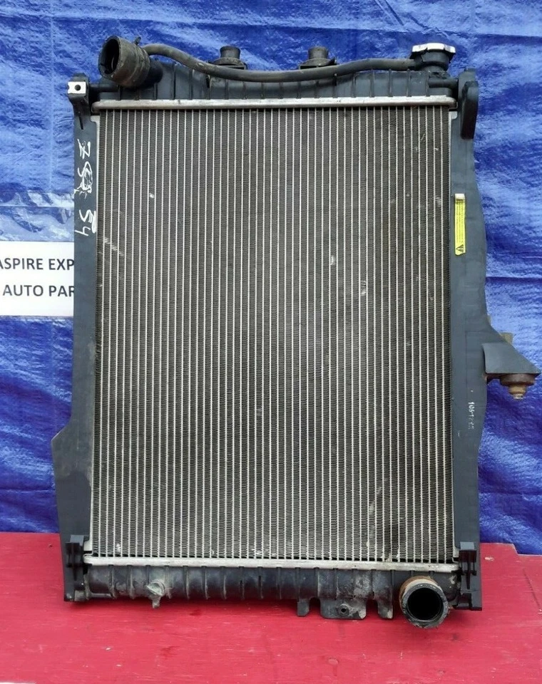 2004-2009 Dodge Durango Radiator Assembly OEM - Изображение 2 из 4