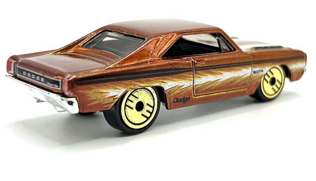 「激レア」コリンシアンヘッドライナーズ　マリオ・ジャルデゥ　FC ポルト HOT WHEELS 1974 BRAZILIAN DODGE CHARGER ULTRA HOTS LOOSE | eBay