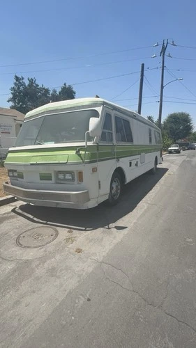 RARE VINTAGE 1975 FMC 2900R for Sale! Classic RV Camper Motor Home RV Trailer