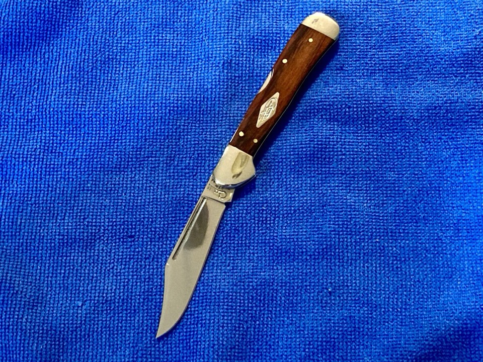 W.r. Case & Sons Cutlery Co. Knife Display