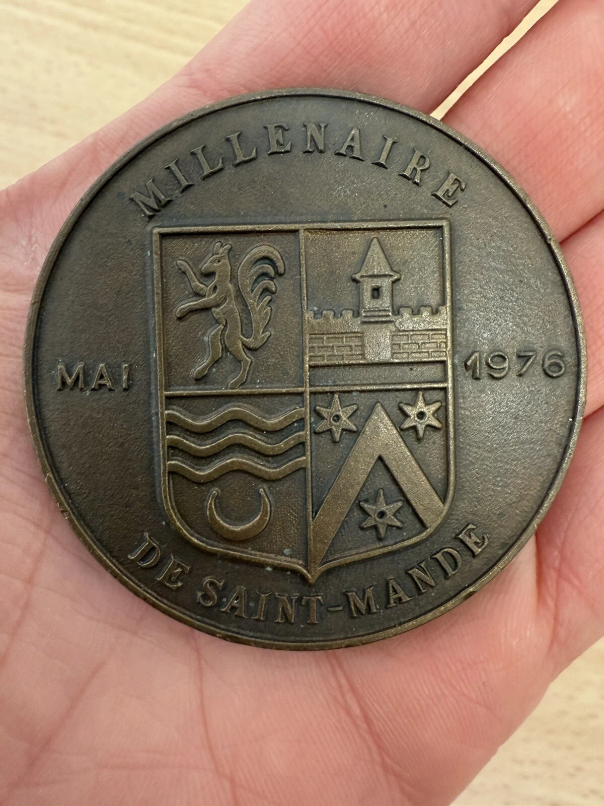 Médaille Millénaire De Saint Mande Mai 1976 56,76 Grammes
