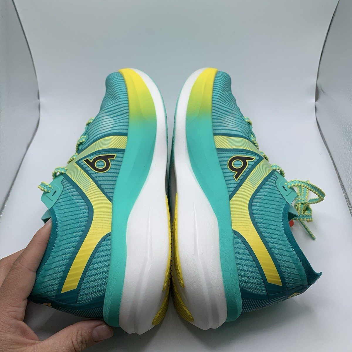NWB Apex Beat Swift mens sneakers running athletic size 9 