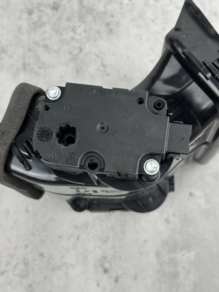 Cadillac CTS Center Rear A/C Heater Outlet Vent Duct OEM 2008-2014 - Image 3 of 4