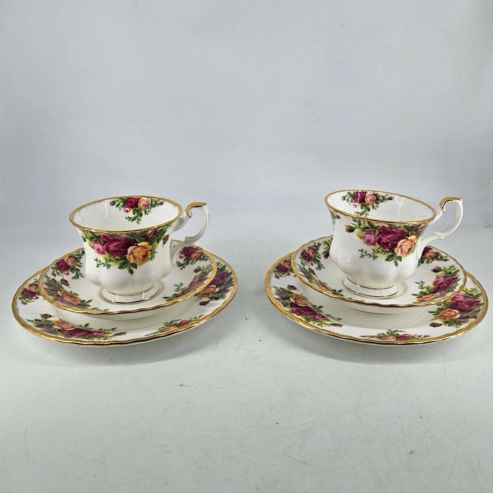 Royal Albert Old Country Roses Set Of 2 Footed Tea Cup & Saucer Dessert plate