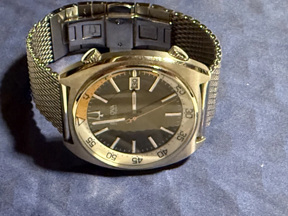 Movimiento revisado Bulova Accutron II Foto 2 de 4