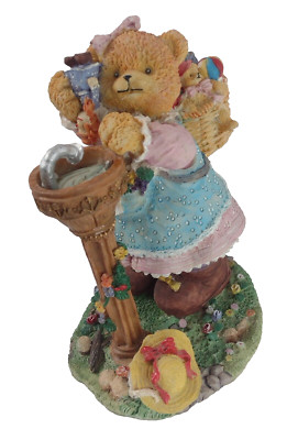 Geschätzter Teddybär mit Spielzeug Korb & Puppe Sie trinkt Wasser 21 cm Vintage
