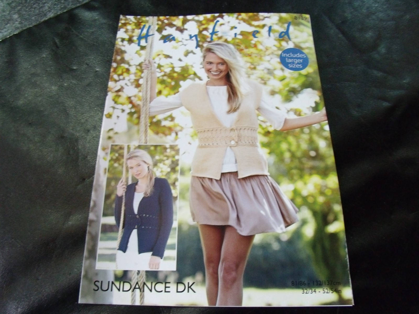 Hayfield Double Knitting Pattern 8139 Jacket and Waistcoat 81/86 - 132/137 cm