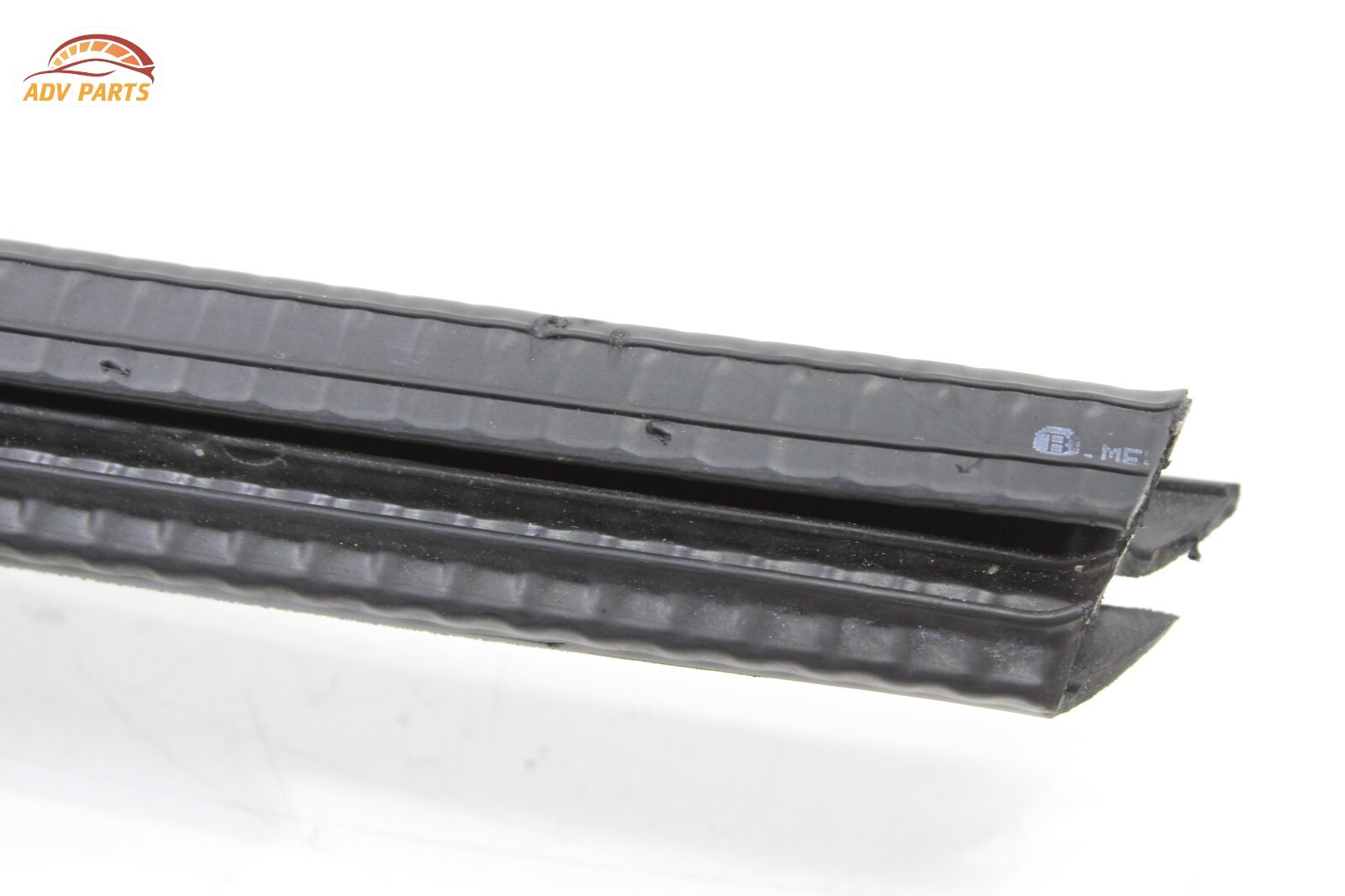 17-20 BENTLEY BENTAYGA FRONT RIGHT DOOR WINDOW INNER BELT WEATHERSTRIP SEAL OEM