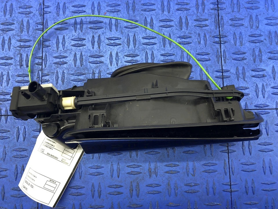 2012-2018 BMW 650I F13 FUEL TANK DOOR COVER CAP W/HOUSING BLACK SAPPHIRE (475) - Image 4 of 4