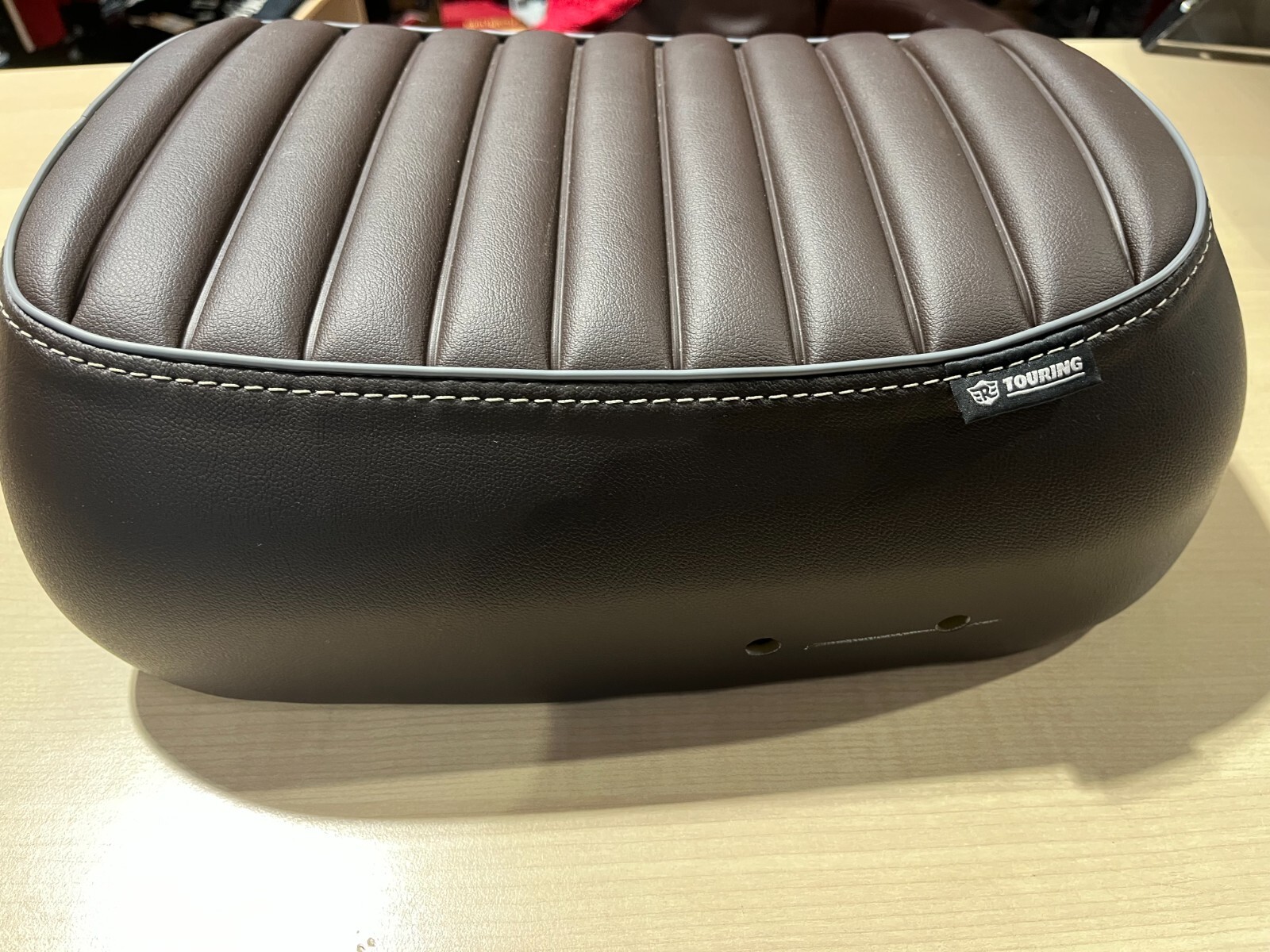 Selle touring passager 350 Classic Royal Enfield avec rembourrage en mousse haute densité