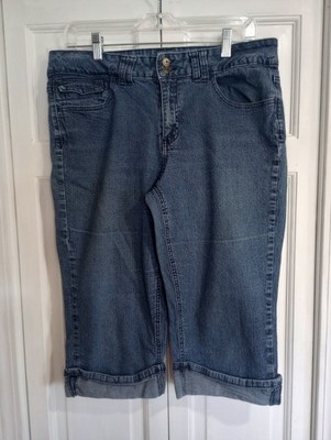 St Johns Bay Blue Denim Capri Pants Medium Wash 5 Pockets Cuffs Size 14