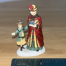 DEPT 56 Seasons Bay Christmas Village REPLACEMENT FIGURE Woman & Girl with Gifts