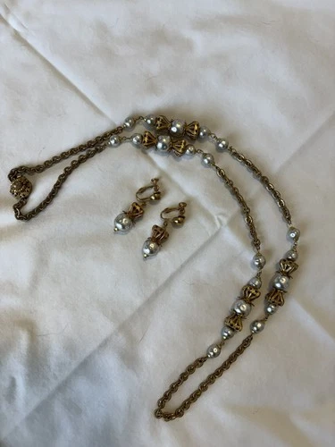 Vtg Miriam Haskell Necklace and Earring Set Glass Baroque Pearls & Gold Chain