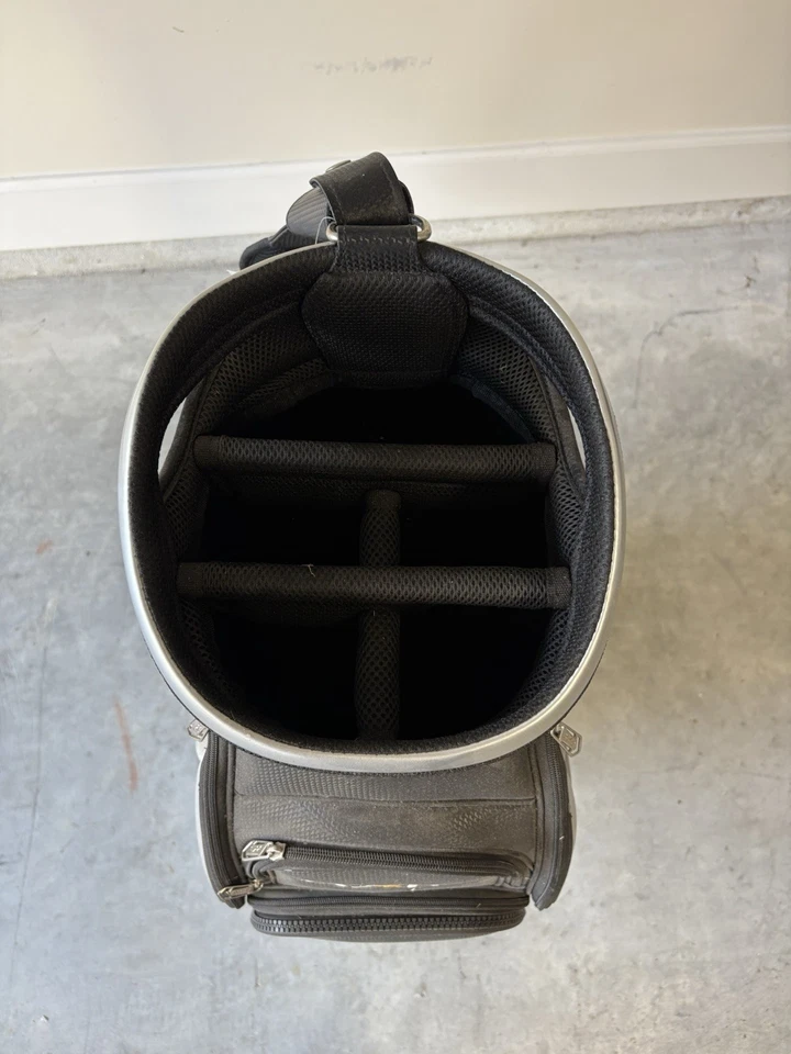 XXIO 黑色高尔夫旅游工作人员包带 5 路分隔板 — 第 4/4 张图片