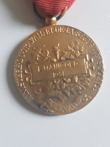 medaille du Travail en Argent vermeil avec rosette Attribué en 1951 14 Grammes - Bild 5 von 5