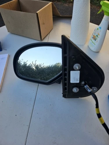 2007-2008 GMC Yukon Denali Left Driver Door Side View Mirror White OEM 15882674