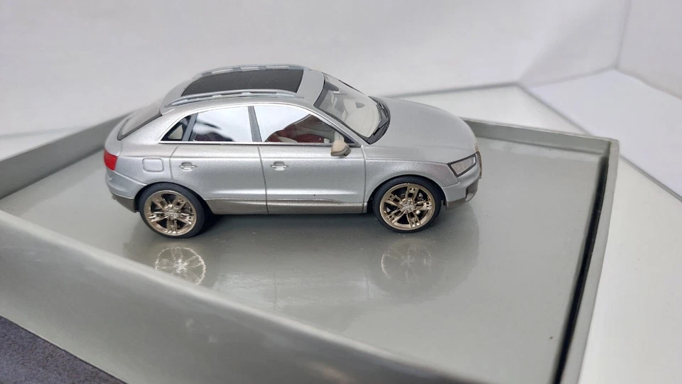Looksmart Audi Cross Coupé resina auto Audi Studio 1:43 nella scatola - Immagine 4 di 4