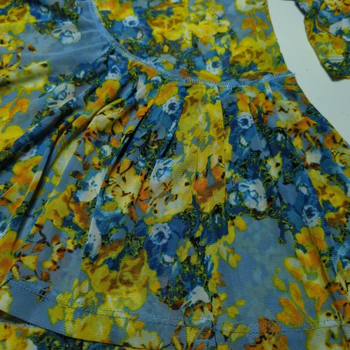 Skye's The Limit Women's Blue Sheer Stretch Floral Blouse Top - Size Medium - Picture 5 of 7