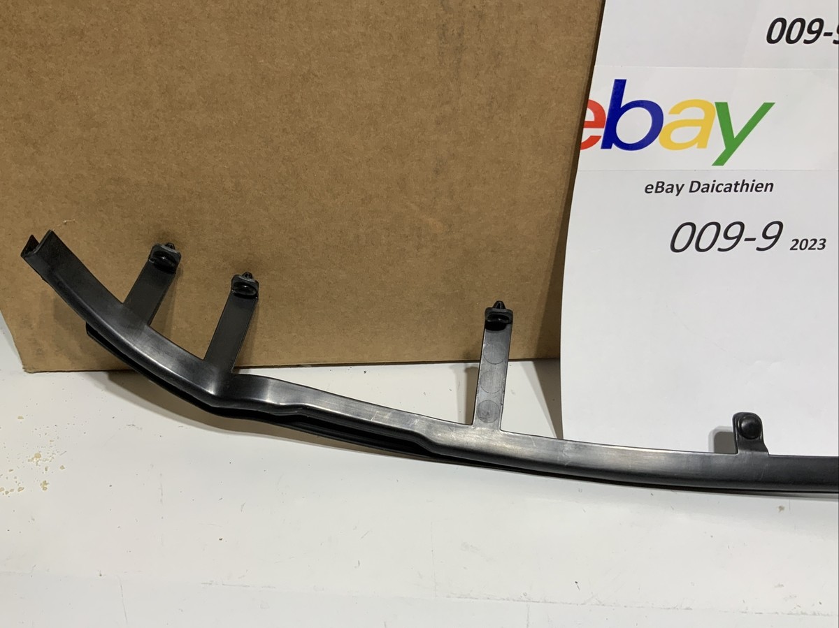 2013 - 2020 Fusion Right Front Door Weatherstrip Shell Seal