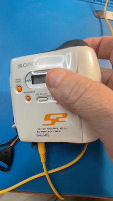 SONY ポータブルミニディスクレコーダー MZ-S1 Sony MZ-S1 Net MD Sports Walkman MiniDisc Recorder G
