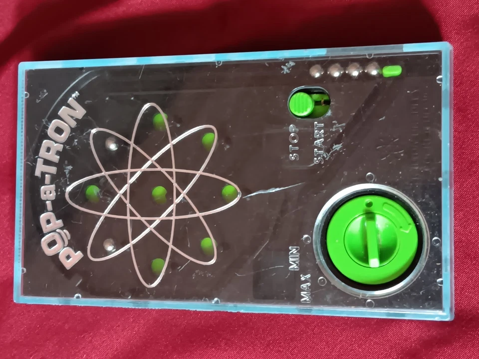 VTG 1990 Milton Bradley Pocketfuls Pop A Tron Space Game Hand Held Game - Image 4 of 4