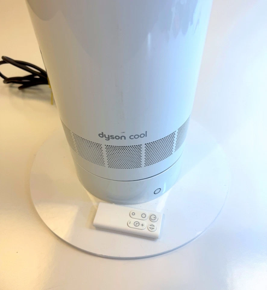 Dyson AM08 Air Multiplier Pedestal Bladeless Fan White/Silver * QUIET MARK AWARD - Image 3 of 4