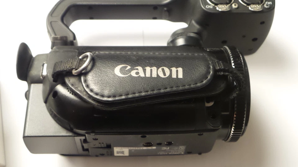 Видеокамера профессиональная Canon XA10 1080p HD 64 ГБ - хорошая форма - Изображение 4 из 4