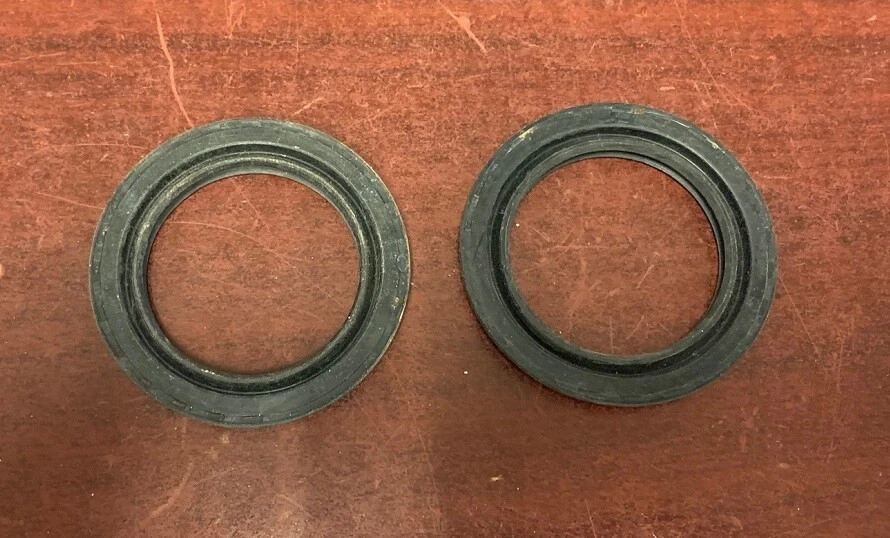 Ford Ranchero y Torino 1968-71 nuevos retenedores de grasa de cubo de freno de disco delantero Foto 3 de 4