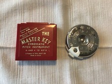 Vintage The Master Key Chromatic Pitch Pipe Instrument Kratt Co. A-440 13 Keys