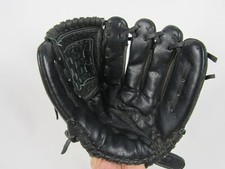 Louisville Slugger GNGM5-1050 Youth Baseball Glove-10.5  -Black-RHT-Basket Web