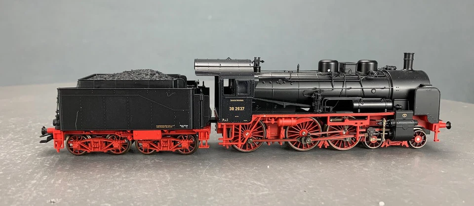 Trix H0 22134 BR 38 DRG Passenger Locomotive w/Tender HO1469 - Image 3 of 4