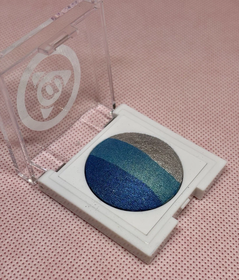 Mary Kay At Play Baked Eye Trio OCEAN VIEW #062145 New in Box .07 oz 🥰 - Image 2 of 4