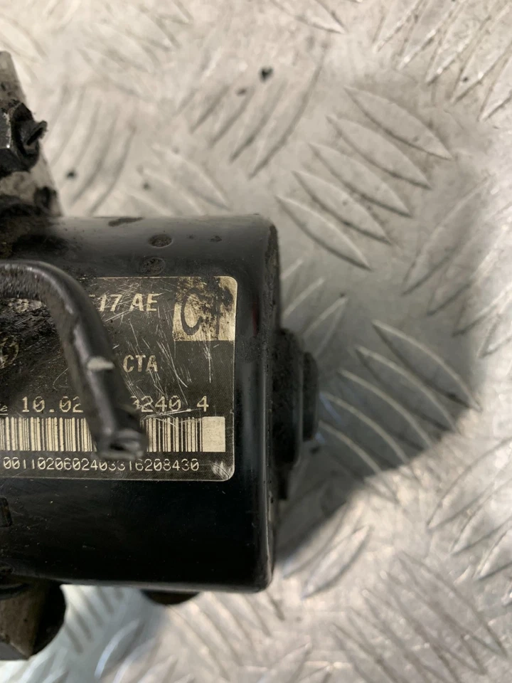 Volkswagen Golf MK5 2006 módulo de control de bomba ABS 1K0907379AC #2 Foto 3 de 4