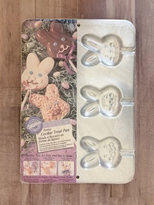 Wilton Vintage 1998 Bunny Cookie Treat Pan 2105-8106 Easter or Baby Shower