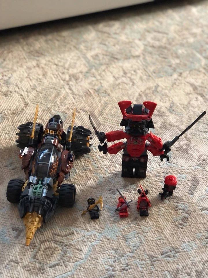 LEGO Ninjago 70669 Cole's Earth Driller, Foto 1 von 4