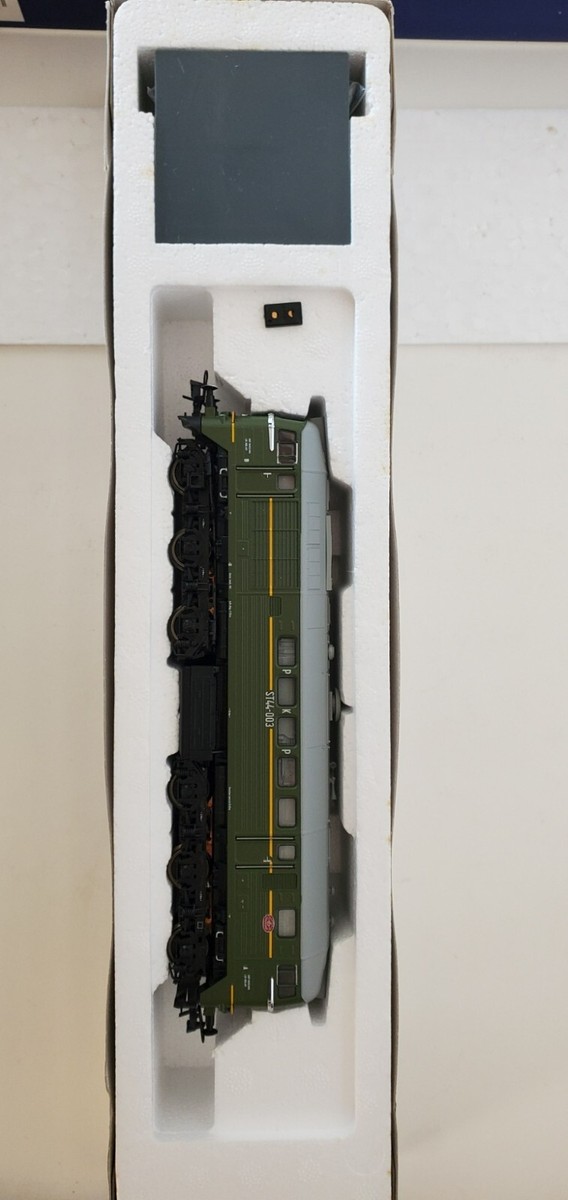 Locomotive diesel ST 44 324 , PKP, Roco Ref 73779 - La patine des trains