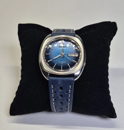 VINTAGE SEIKO AUTOMATIC WATCH  7009 8250