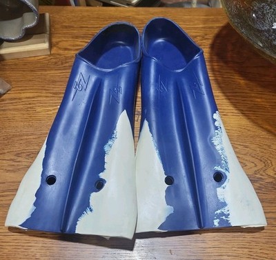Finis Z2 Swim Training Zoomers Fins Blue/White Size F MEN 8-10 WOM 9-11